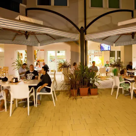 Üdülőközpont Villaggio A Mare