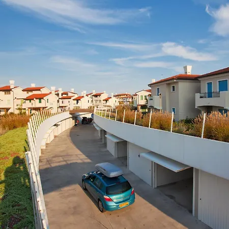 Üdülőközpont Villaggio A Mare 4*