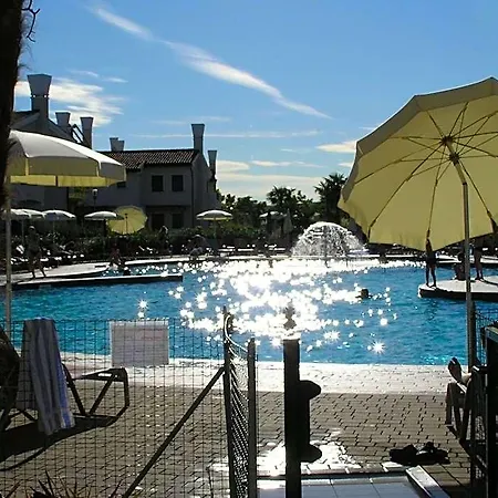 Villaggio A Mare منتجع كاوْرلي