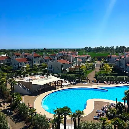 Villaggio A Mare منتجع كاوْرلي