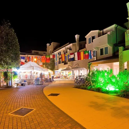 Villaggio A Mare منتجع